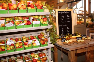 Nachhaltige Verpackung von Äpfeln und anderen Produkten auf dem Krewelshof.